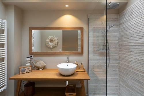 Cottage Livingstone By Cocoonr