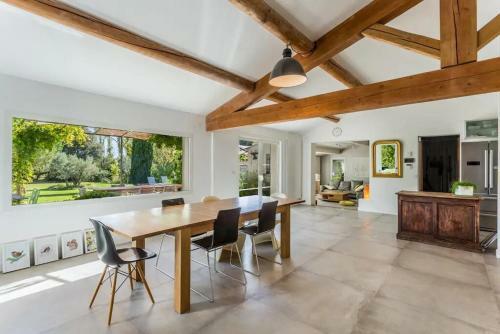 Villa With 6 Bedrooms In Rognes With Private Pool And Wifi