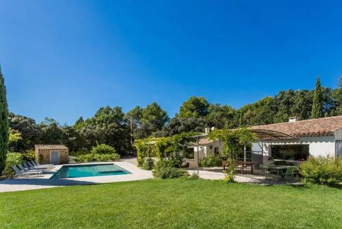 Villa With 6 Bedrooms In Rognes With Private Pool And Wifi