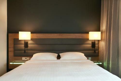 Hotel Moxy Paris Charles de Gaulle Airport