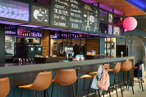 Hotel Moxy Paris Charles de Gaulle Airport