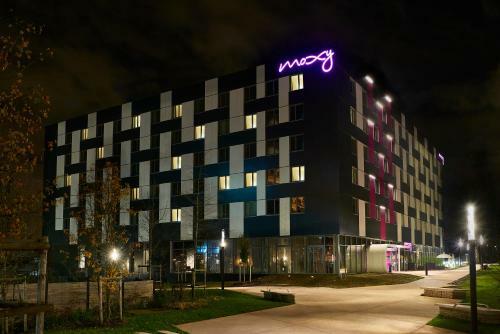 Hotel Moxy Paris Charles de Gaulle Airport