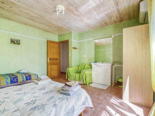 Alluring Holiday Home In Roquebrun With Swimming Pool