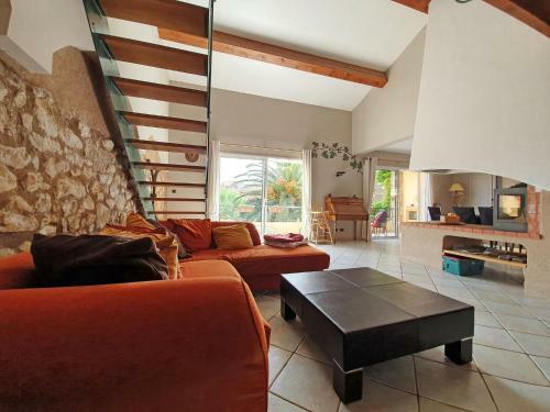 Spacious Villa In Languedoc-roussillon With Private Swimming Pool