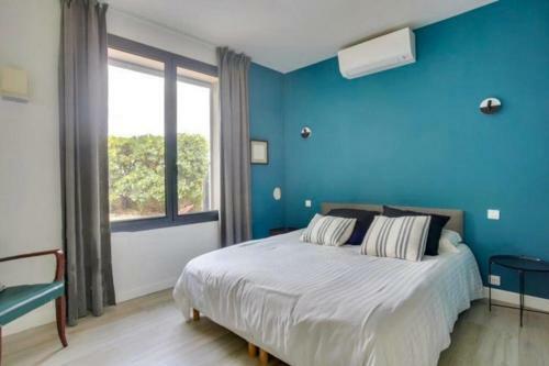 Unique ! Waterfront Apartment In St Aygulf