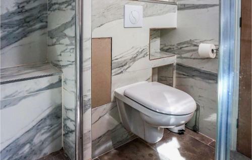Stunning Home In Saint Chinian W/ 2 Bedrooms