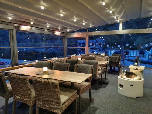 Hotel Fl�m Marina & Apartments