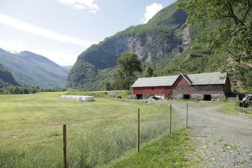 Brekke Gard Hostel