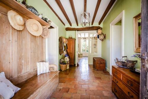 Saint-colomb-de-lauzun Chateau Sleeps 12 Pool Wifi