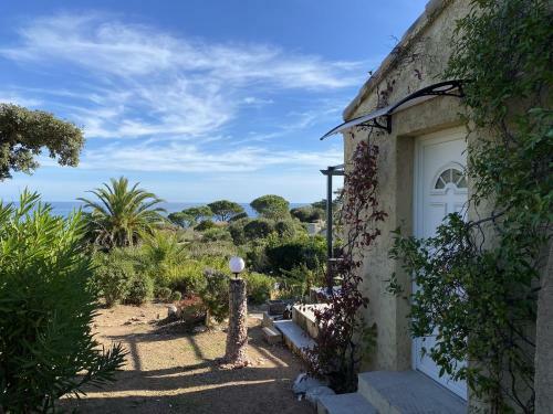 Mini Villa Dans Domaine Avec Vue Mer Et Acc�s Plage
