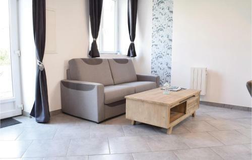 One-bedroom Apartment In Sainteny