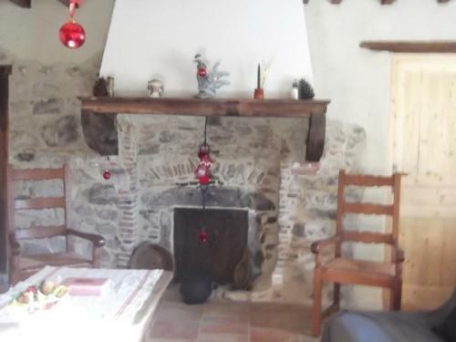 G�te Saint-georges-de-baroille, 4 Pi�ces, 7 Personnes - Fr-1-496-170