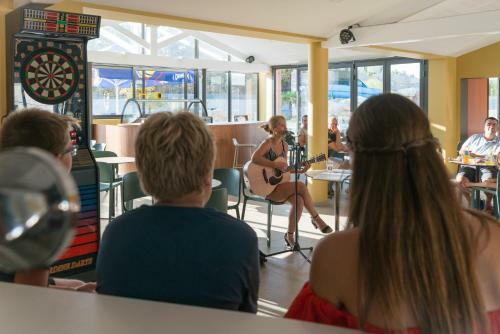 Camping Le Bois Joly Proche Centre Ville
