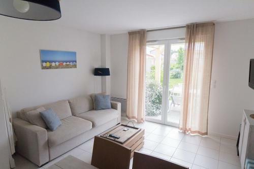 Une Maisonnette Vendeenne Avec Acces Piscine