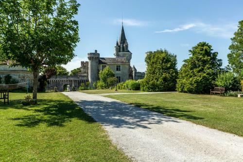 Maine D'euche Chateau Sleeps 30 Pool Wifi