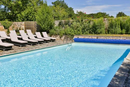 Maine D'euche Chateau Sleeps 30 Pool Wifi