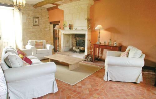 Holiday Home Coulonges Sur L'autize 08