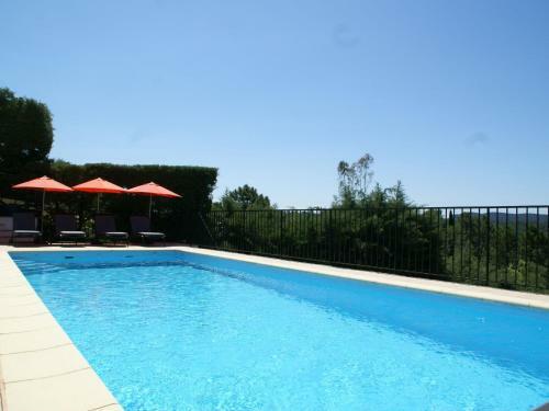 Wonderful Villa In Saint-paul-en-foret With Sauna