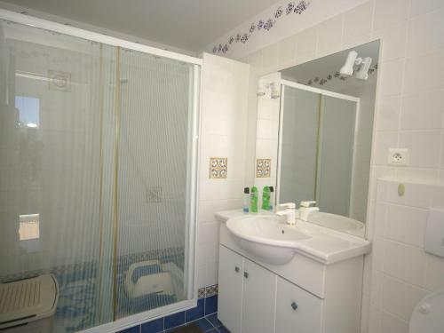 Wonderful Villa In Saint-paul-en-foret With Sauna