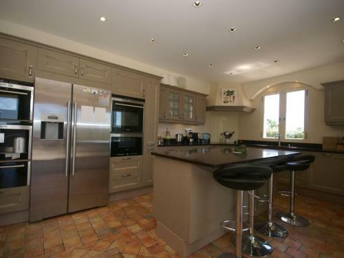 Wonderful Villa In Saint-paul-en-foret With Sauna