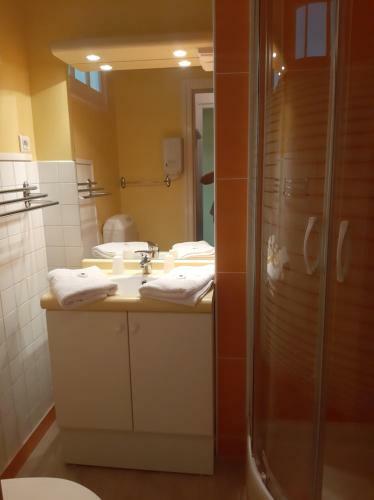 Hotel Home Des Pins Sarl