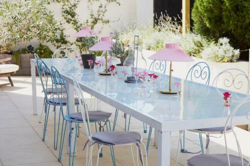 Saint-pons-de-mauchiens Villa Sleeps 12 With Pool