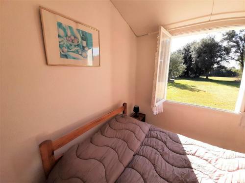 Pleasant Holiday Home In Saint-savinien With Pool