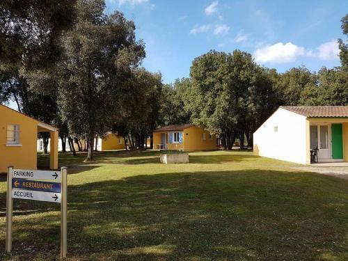 Pleasant Holiday Home In Saint-savinien With Pool