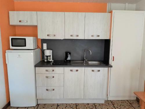Pleasant Holiday Home In Saint-savinien With Pool