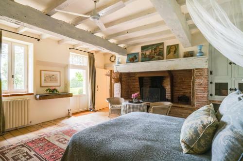 Saint-urcisse Villa Sleeps 8 Pool Wifi