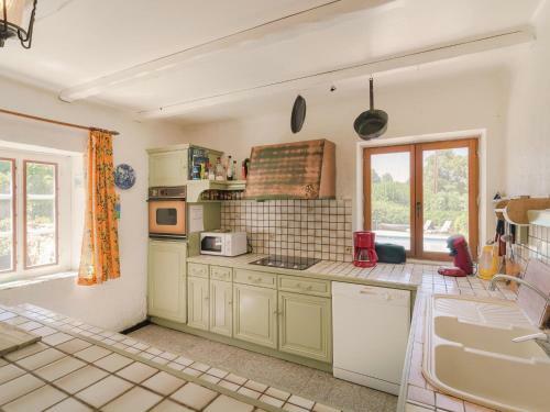 Child-friendly, Detached Villa With Private Swimming Pool