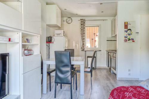 Charming Apartment Close To The Sea