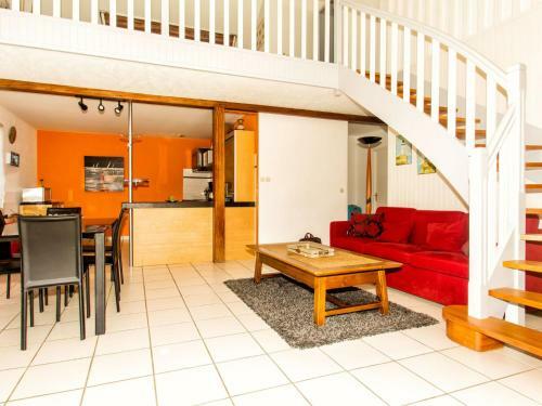 Holiday Home Les Embruns - Rhu100