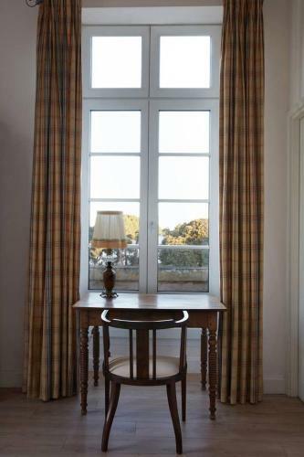 Chateau De Kergeorget - Vue Sur Le Golfe