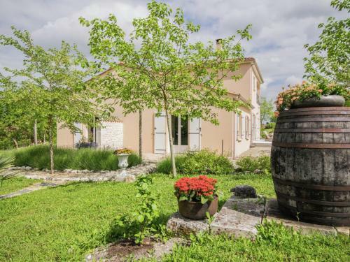 Chic Apartment In Segonzac With Swimming Pool