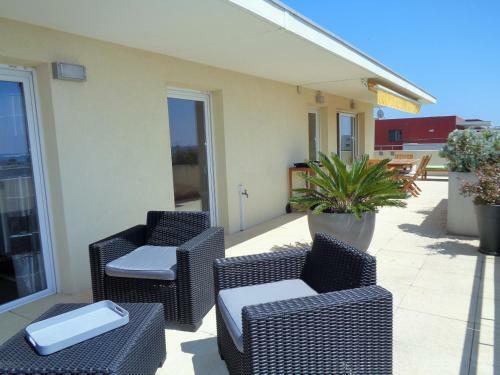 Apartamento 3 Chambres, Pkg, Large Terrasse, Quartier Plage