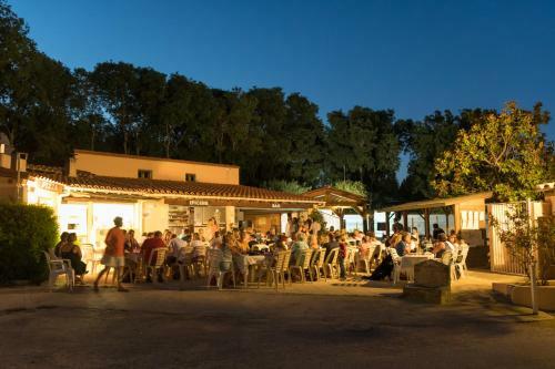 Camping Les Micocouliers