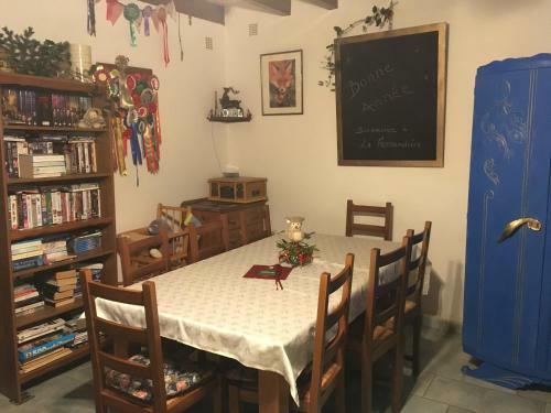 3-bed Rustic French Cottage We Welcome Families