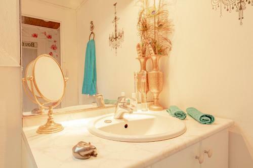 3-bed Rustic French Cottage We Welcome Families