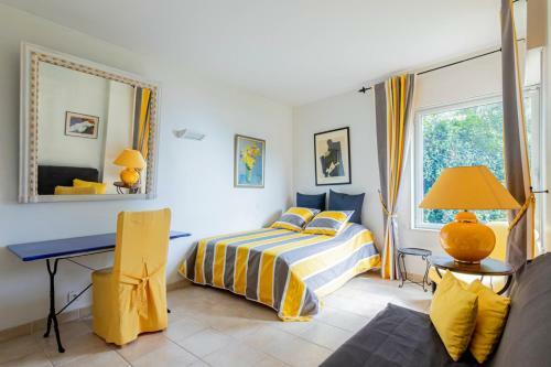 Theoule-sur-mer Villa Sleeps 8 Pool Air Con Wifi