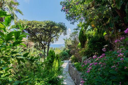 Theoule-sur-mer Villa Sleeps 8 Pool Air Con Wifi