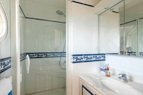 Theoule-sur-mer Villa Sleeps 8 Pool Air Con Wifi