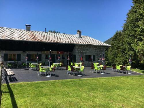 Hostal Chambres D'h�tes � Les Tavaillons �