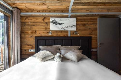 Chalet Carte Blanche Tango Charlie
