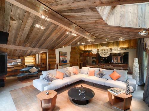 Luxurious Penthouse In Tignes With Jacuzzi