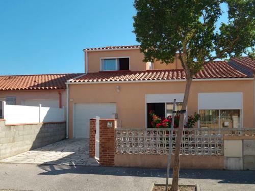 Holiday Home Chalet � La Mer - Trr110