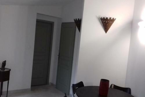 Apartamento Provencal House With Pool
