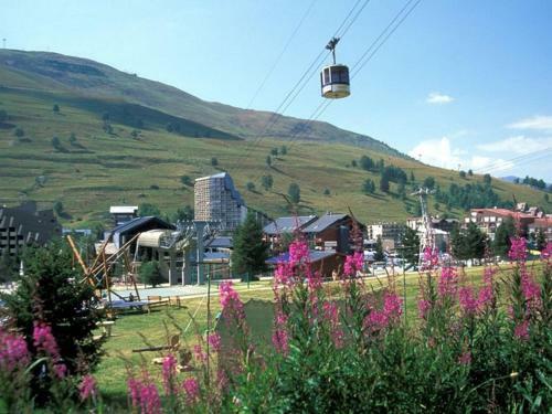 Luxury Apartment With Balcony In Beautiful Les Deux Alpes