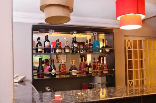 Hotel Swiss Cottage Suites