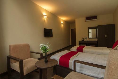 Hotel Regal Airport